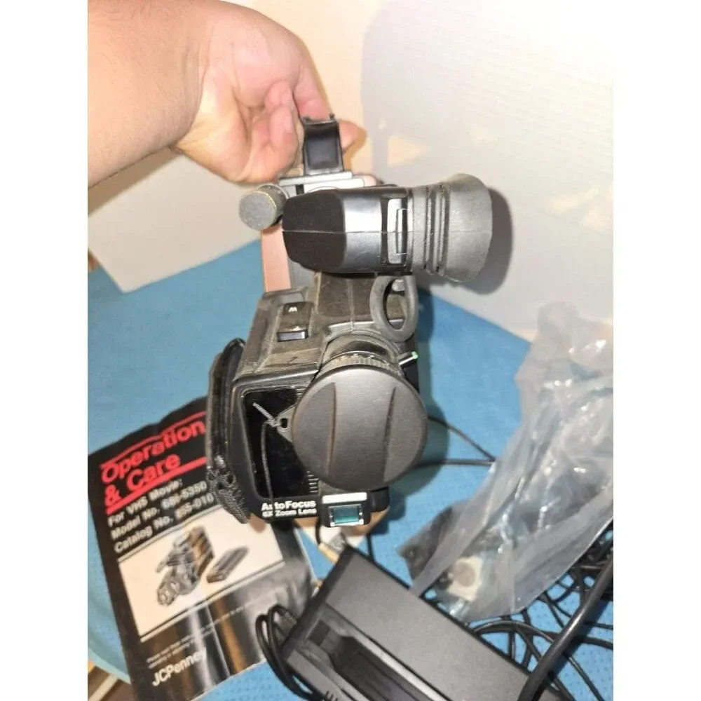 JC Penney VHS Camcorder W Case 686-5360 -  UNTESTED